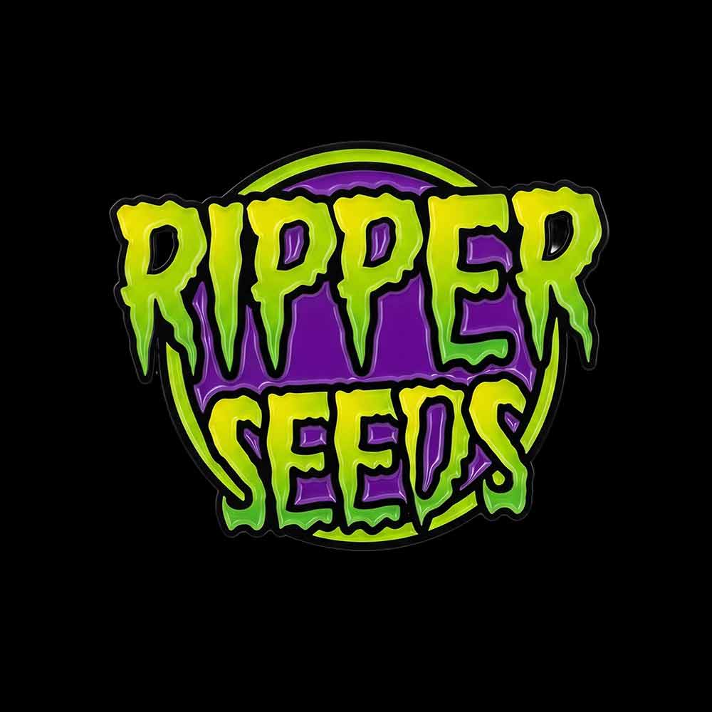 Logo mit der Aufschrift „RIPPER SEEDS“ in grüner Schrift, deren Buchstaben nach unten tropfen und gelb umrandet sind, über einem violetten Kreis mit grünem Rand auf schwarzem Hintergrund.